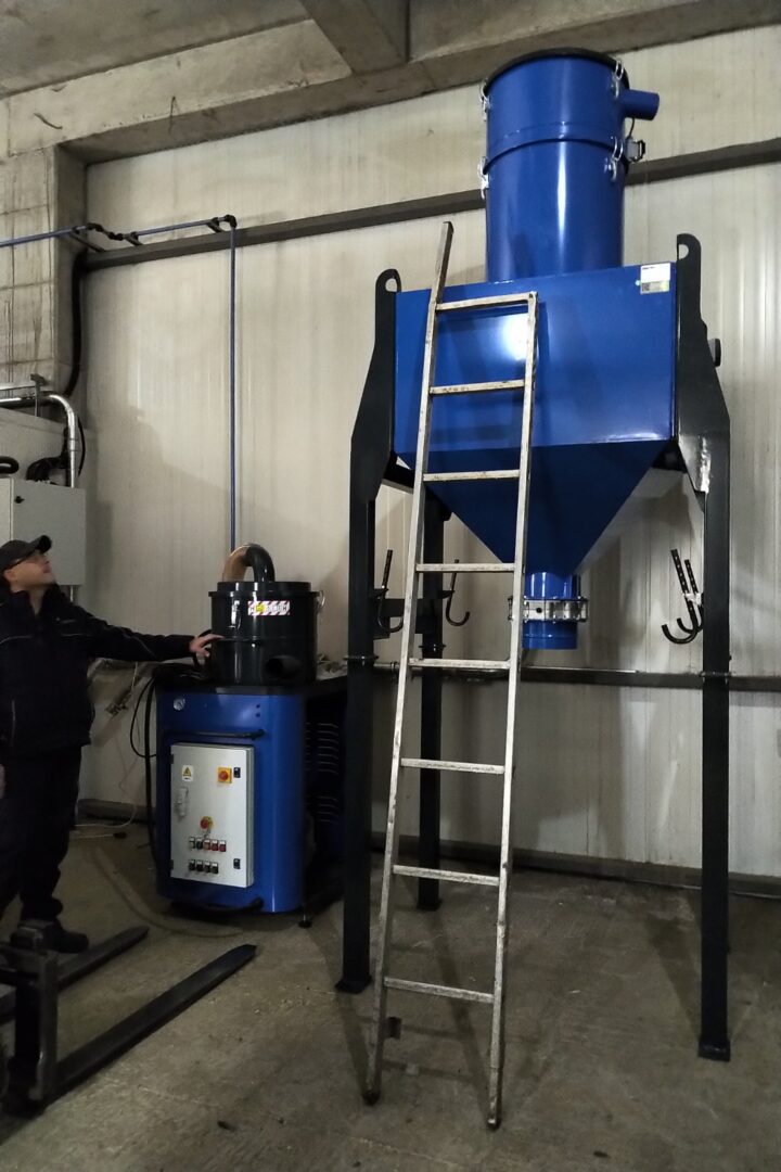 kronos cvac pic 1 - Трифазна индустриална прахосмукачка Du-Puy CVAC 200 - 2